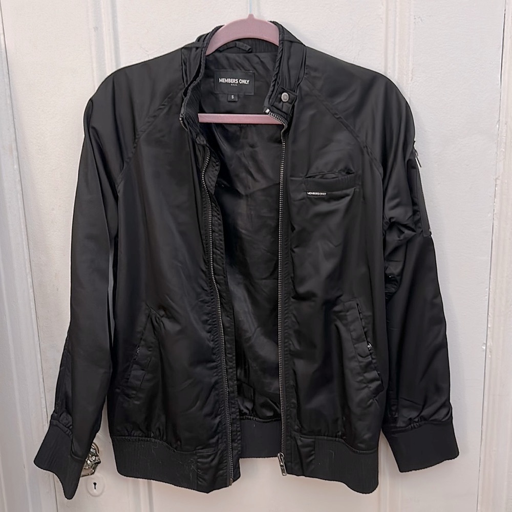 Member’s Only satin bomber jacket size S